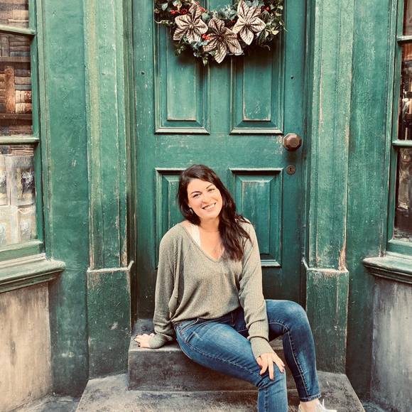 Meet your Posher, Alexis - Picture 1 of 1